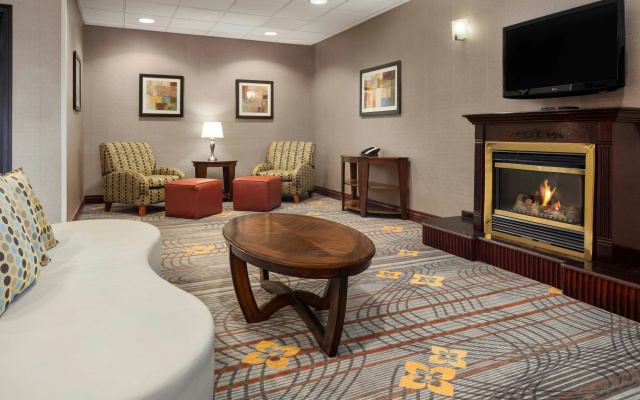photo 3 of Hampton Inn & Suites Detroit/Sterling Heights