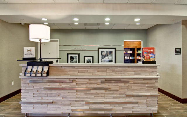 photo 2 of Hampton Inn & Suites Detroit/Troy