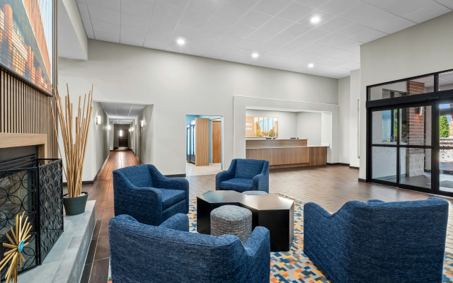 photo 2 of Hampton Inn & Suites East Lansing/Okemos
