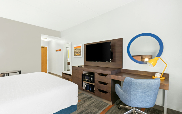 photo 5 of Hampton Inn & Suites Phoenix-Goodyear