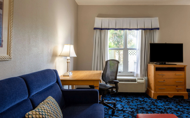 photo 4 of Hampton Inn & Suites Jacksonville Deerwood Park