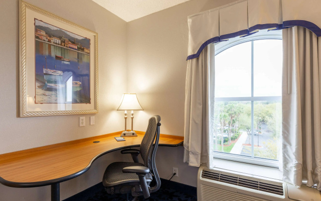 photo 5 of Hampton Inn & Suites Jacksonville Deerwood Park