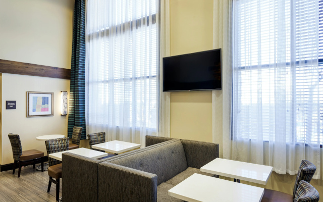 photo 3 of Hampton Inn & Suites Las Vegas-Red Rock/Summerlin