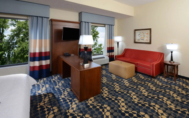 photo 4 of Hampton Inn & Suites Lynchburg