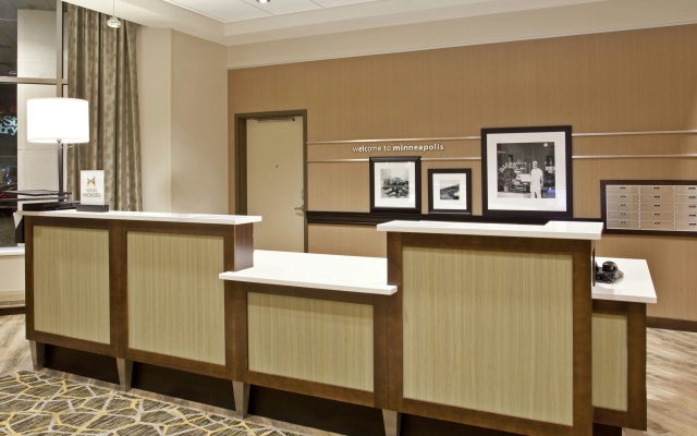 photo 2 of Hampton Inn & Suites Minneapolis / Downtown