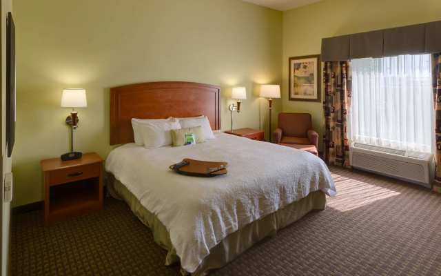 photo 3 of Hampton Inn & Suites Moline-Quad City Int'l Aprt