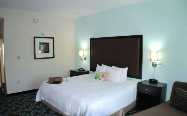 photo 4 of Hampton Inn & Suites Nashville @ Opryland