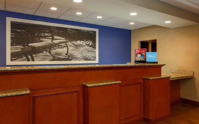 photo 2 of Hampton Inn & Suites New Haven - South - West Haven
