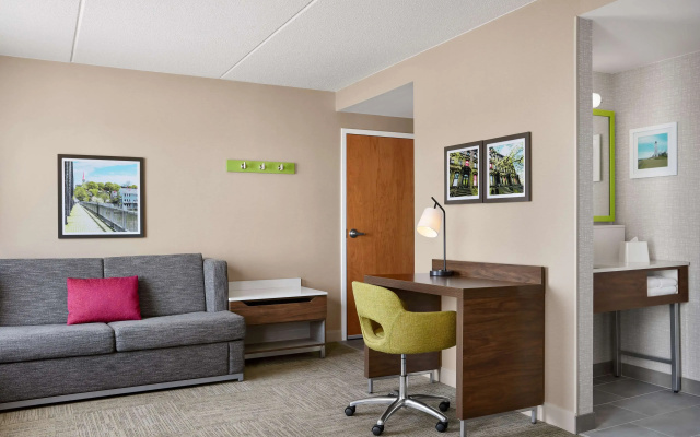 photo 4 of Hampton Inn & Suites New Haven - South - West Haven