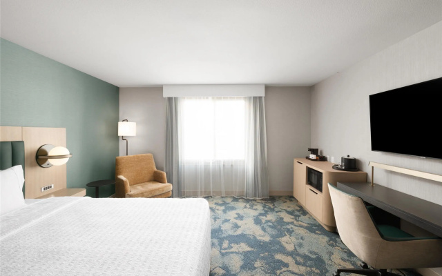 photo 4 of Hampton Inn & Suites Oakland Airport-Alameda