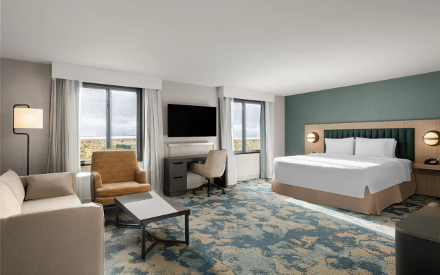 photo 5 of Hampton Inn & Suites Oakland Airport-Alameda