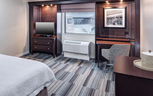 photo 3 of Hampton Inn & Suites Omaha-Downtown