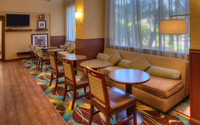 photo 3 of Hampton Inn & Suites Ontario