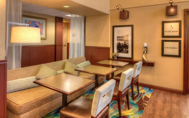 photo 4 of Hampton Inn & Suites Ontario