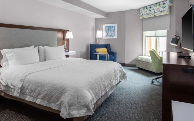 photo 4 of Hampton Inn & Suites Arlington Crystal City DCA