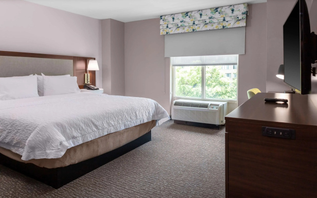 photo 5 of Hampton Inn & Suites Arlington Crystal City DCA