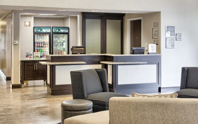 photo 2 of Hampton Inn & Suites San Bernardino