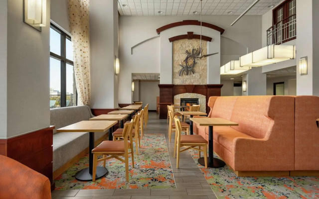 photo 2 of Hampton Inn & Suites San Marcos