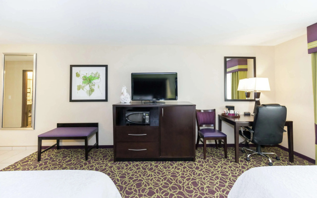 photo 3 of Hampton Inn & Suites Sandusky/Milan