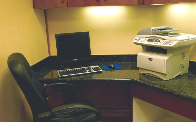 photo 3 of Hampton Inn & Suites Seattle-Airport/28th Ave