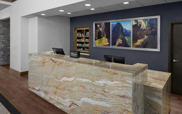 photo 2 of Hampton Inn & Suites Springdale/Zion National Park