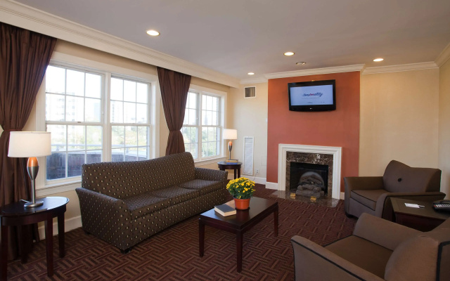 photo 3 of Hampton Inn & Suites Stamford