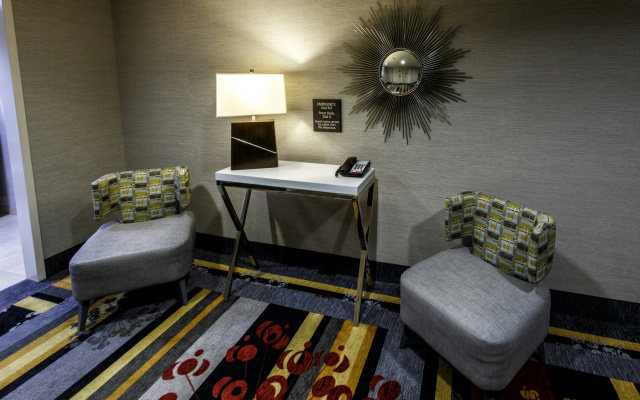 photo 3 of Hampton Inn & Suites Staten Island