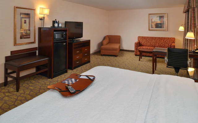 photo 4 of Hampton Inn & Suites Tacoma