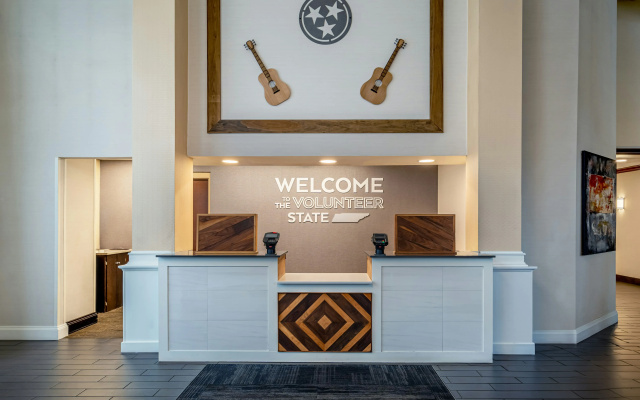 photo 2 of Hampton Inn & Suites Nashville-Vanderbilt-Elliston Place
