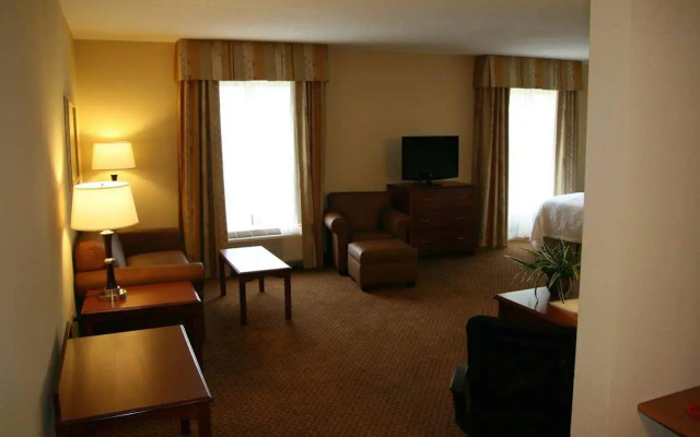 photo 5 of Hampton Inn & Suites Warren