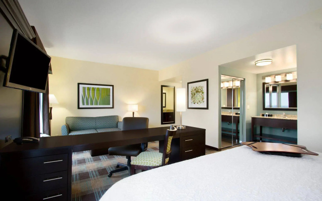 photo 3 of Hampton Inn & Suites York South