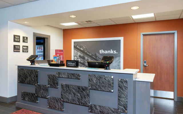 photo 2 of Hampton Inn Akron-South