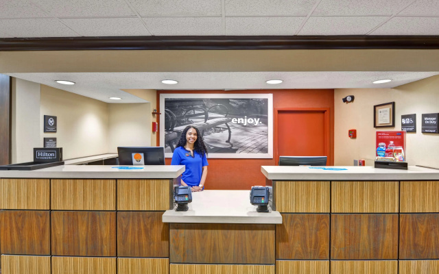 photo 2 of Hampton Inn Albany-Wolf Road (Airport)