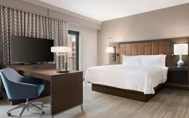 photo 2 of Hampton Inn &amp; Suites Kansas City Downtown Crossroads