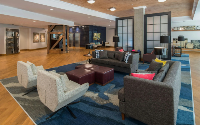 photo 2 of Hampton Inn & Suites Portland-Pearl District