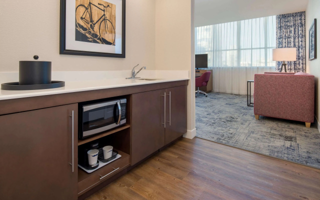photo 4 of Hampton Inn & Suites Portland-Pearl District