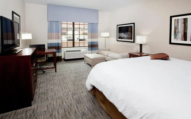 photo 4 of Hampton Inn and Suites Chapel Hill Carrboro Downtown