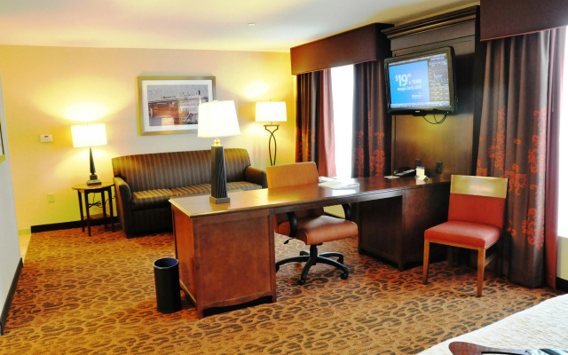 photo 3 of Hampton Inn & Suites Cincinnati/Uptown-University Area
