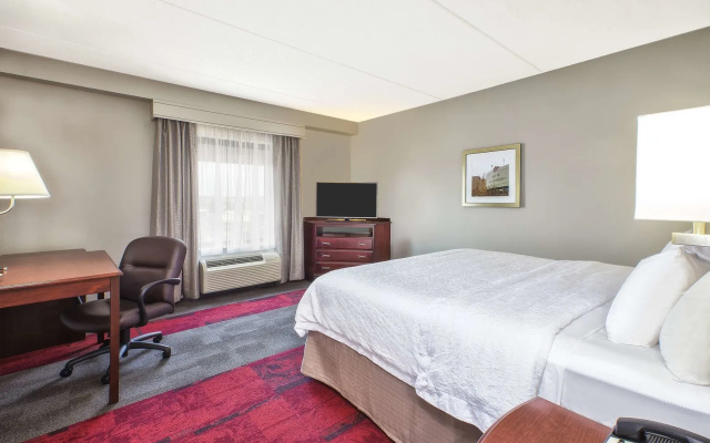 photo 4 of Hampton Inn & Suites Madison-West