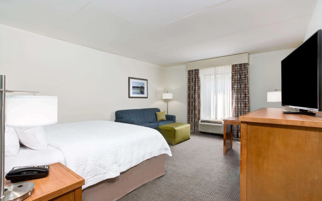 photo 4 of Hampton Inn & Suites Manchester