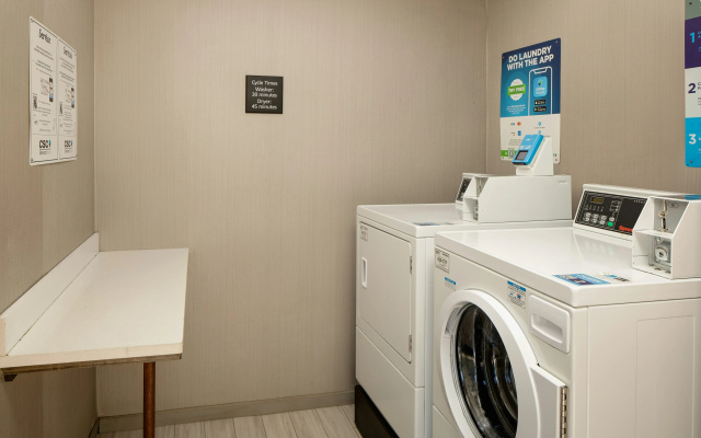 photo 2 of Hampton Inn & Suites Nashville-Airport