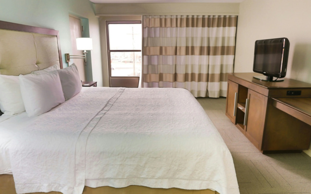 photo 3 of Hampton Inn & Suites Nashville-Airport