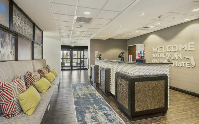 photo 2 of Hampton Inn & Suites Orlando-Apopka