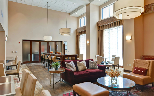 photo 2 of Hampton Inn & Suites Peoria at Grand Prairie, IL