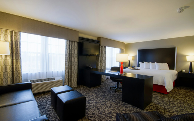 photo 2 of Hampton Inn & Suites Roanoke Airport