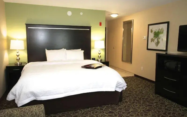 photo 3 of Hampton Inn & Suites Sandusky/Milan