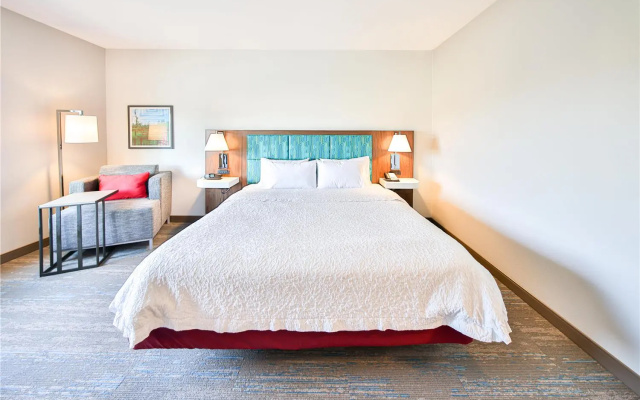 photo 5 of Hampton Inn & Suites Seattle/Kent,WA