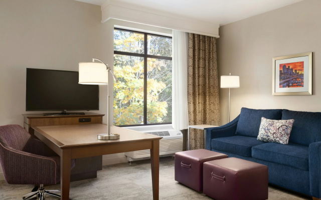 photo 4 of Hampton Inn & Suites Seattle/Renton