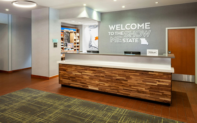 photo 2 of Hampton Inn & Suites St. Louis at Forest Park