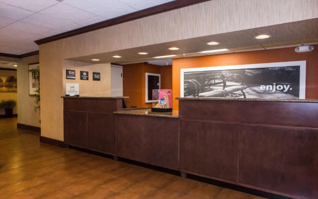 photo 2 of Hampton Inn Asheville I-26 Biltmore Area
